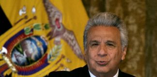 Ecuador anuncia recortes por paliar el coronavirus y la caída del petróleo