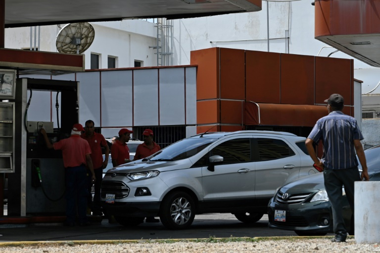 Maduro designa nuevos directivos en reestructuración de petrolera venezolana PDVSA