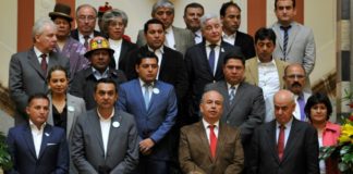 Presidenta de Bolivia ratifica a ministro de Defensa censurado por el Congreso
