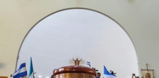 Sandinistas profanan misa de cuerpo presente de Ernesto Cardenal en Nicaragua Sandinistas profanan misa de cuerpo presente de Ernesto Cardenal en Nicaragua