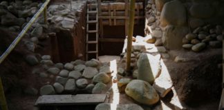 Una estela revela inicios de la escritura maya en Guatemala