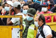 Venezolanos desafían el cerco de la pandemia para abastecerse en Colombia