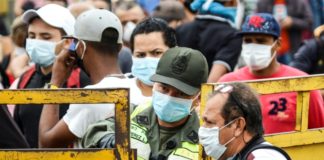 Venezolanos desafían el cerco de la pandemia para abastecerse en Colombia