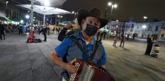 ¡Ayayai!... En México, el coronavirus angustia a los mariachis callejeros