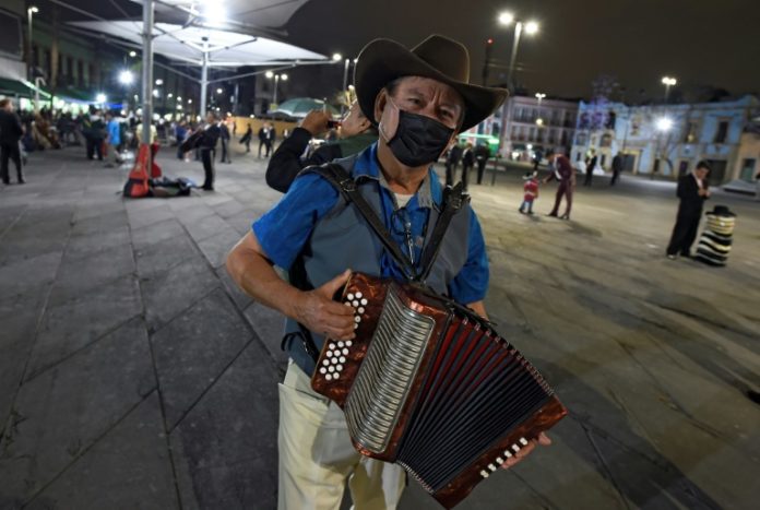 ¡Ayayai!... En México, el coronavirus angustia a los mariachis callejeros