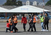 Estados Unidos reanuda las deportaciones de guatemaltecos en medio de la pandemia
