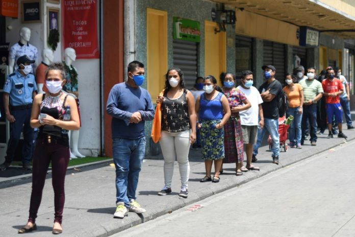 Guatemala mantendrá una semana más toque de queda por coronavirus