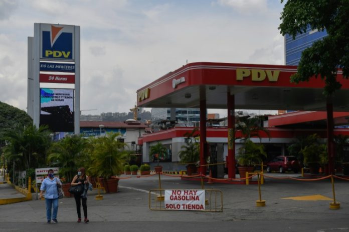 El primer tanquero iraní llega al puerto de una refinería en Venezuela