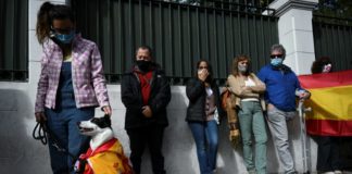 Españoles varados en Uruguay reclaman vuelo humanitario