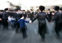 Judíos ortodoxos detenidos por celebrar boda en cuarentena en Argentina