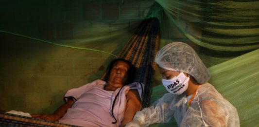 OPS alerta sobre impacto 'desproporcionado' de COVID-19 en indígenas y mujeres