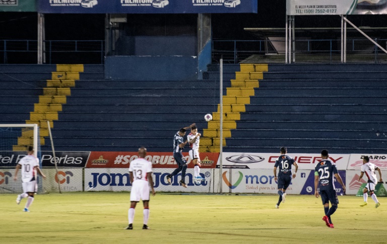 Reanudación de fútbol ayuda a salud mental, dice presidente de Costa Rica