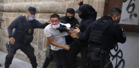 Arraigado abuso policial en México queda expuesto por la pandemia