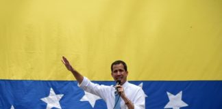 Francia desmiente que Guaidó esté refugiado en su embajada en Caracas