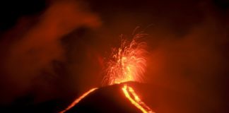 Guatemala vigila aumento de actividad eruptiva en volcanes Fuego y Pacaya