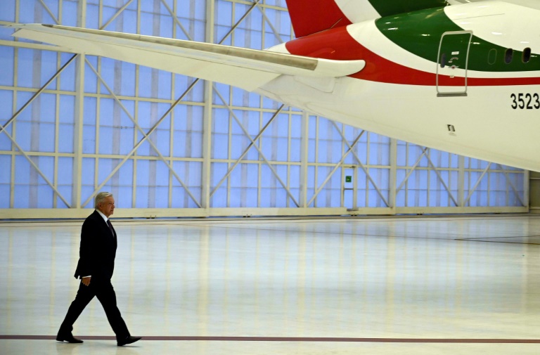 México estudia dos ofertas de compra de polémico avión presidencial