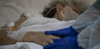 Un hospital chileno ofrece un adiós humanizado a víctimas del covid-19
