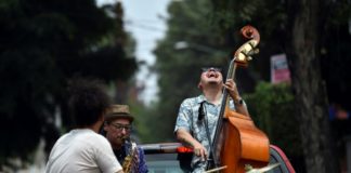 Bandas de jazz ofrecen conciertos rodantes en Ciudad de México