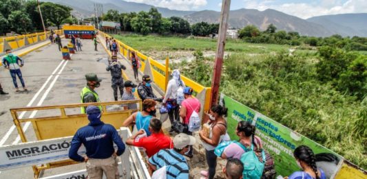 Venezolanos emigran a Colombia pese al covid-19