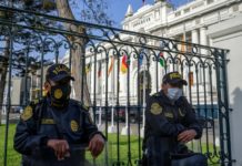 Arrestan a varios exasesores del presidente Vizcarra
