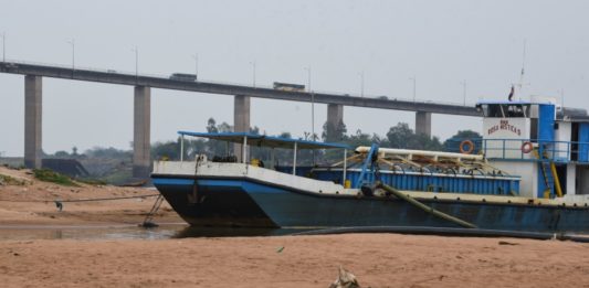 Bajante del río Paraguay se vuelve atractivo turístico