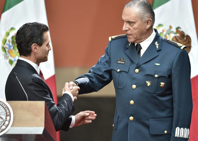Inculpan a exministro de Defensa de México por narcotráfico y blanqueo de dinero en EEUU