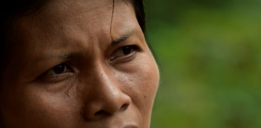 Nemonte, una mujer que vive y defiende la selva ecuatoriana