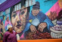 Pandemia frena turismo en el barrio aymara más colorido de La Paz