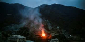 Armenia empieza a retirarse de una zona cercana a Nagorno Karabaj