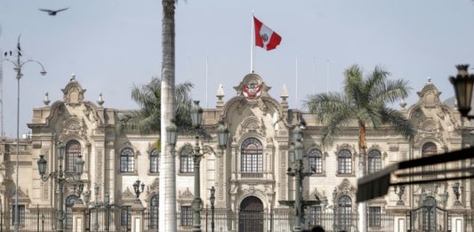 Congreso peruano elige a Francisco Sagasti como nuevo presidente