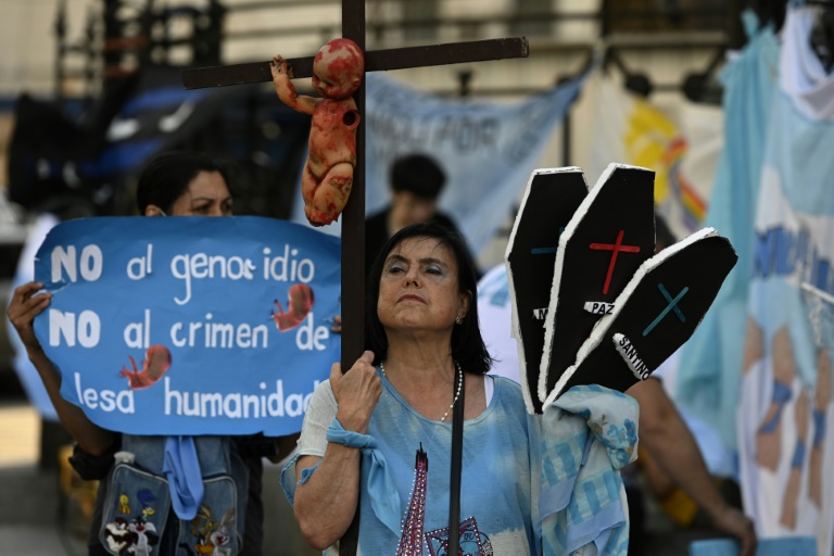Masivas marchas antiaborto en Argentina