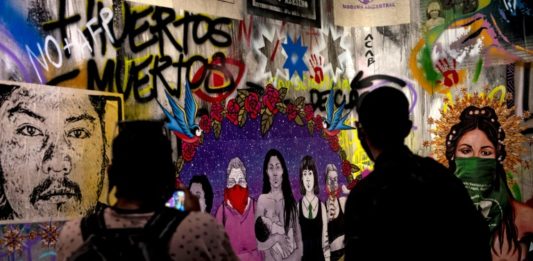 Museo exhibe arte callejero del estallido social en Chile