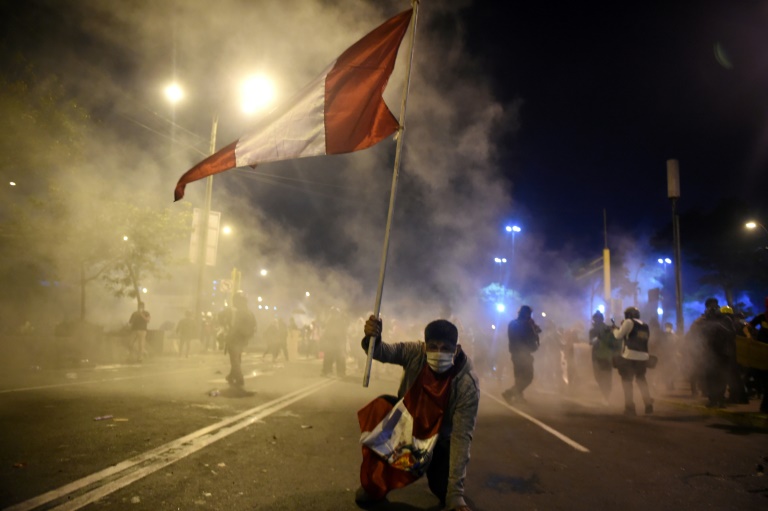 Presidente peruano Sagasti pide perdón por muertos en protestas
