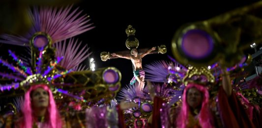 Rio estudia realizar su Carnaval en julio debido a pandemia