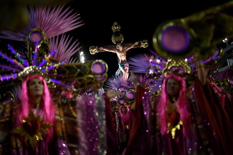 Rio estudia realizar su Carnaval en julio debido a pandemia
