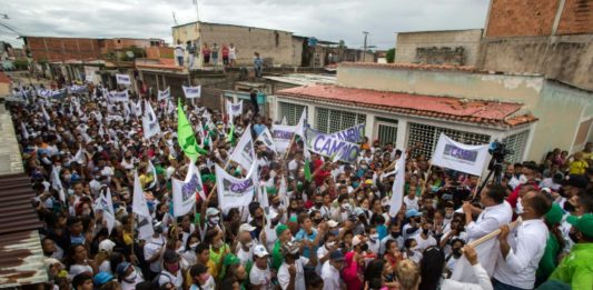 Venezuela flexibiliza controles contra covid-19 por campaña electoral