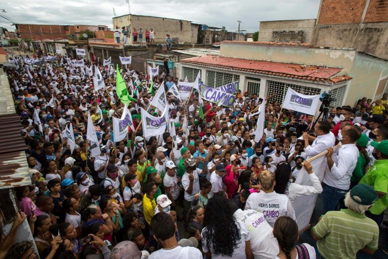 Venezuela flexibiliza controles contra covid-19 por campaña electoral