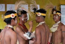 La comunidad del Amazonas que incluyó a los indígenas gays