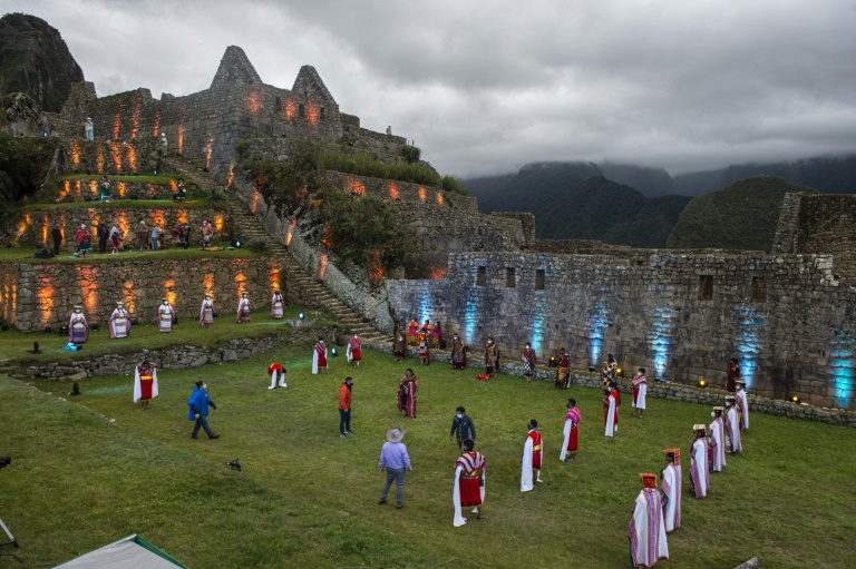 Machu Picchu cierra por protestas contra servicio de trenes