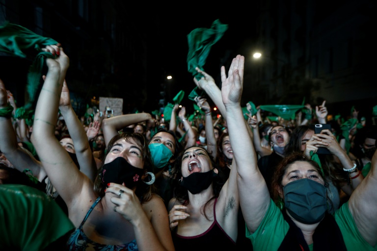 Senado de Argentina aprueba legalización del aborto