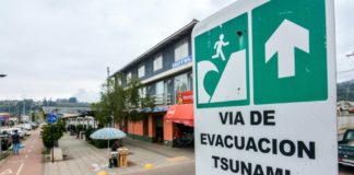 Chile investiga falsa alarma de tsunami tras sismos