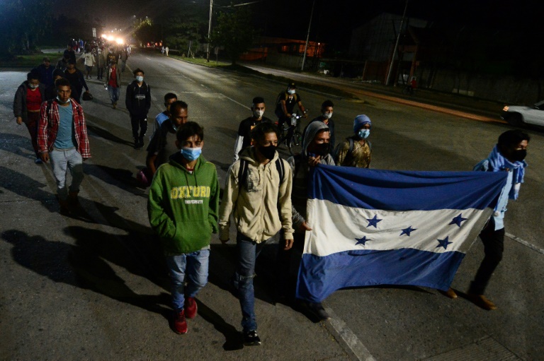 Éxodo de hondureños a EEUU espera que Biden abra la puerta