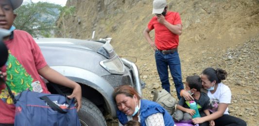 Guatemala reprime y dispersa caravana migrante que viaja a EEUU