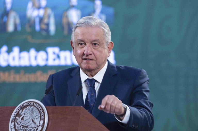 López Obrador continúa trabajando tras dar positivo a covid-19