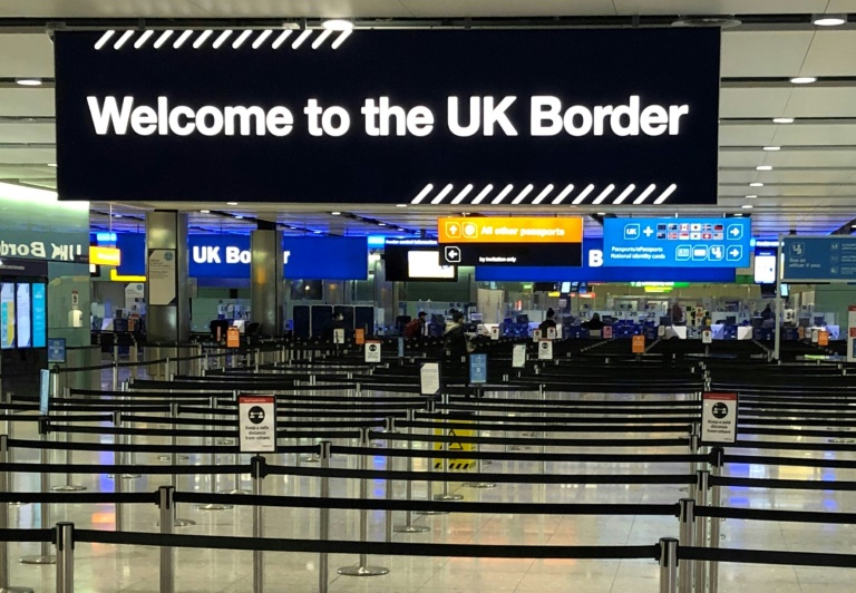 Reino Unido prohíbe viajes desde Sudamérica y Portugal por la pandemia