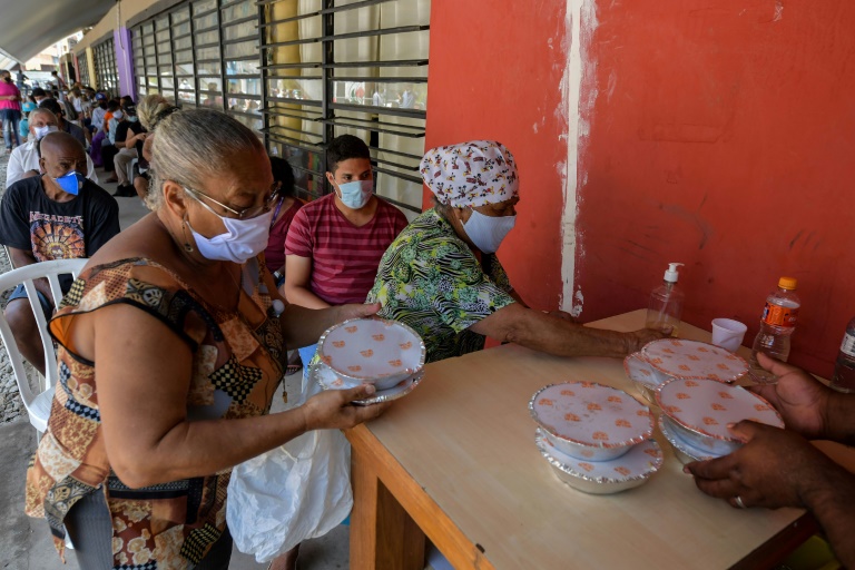 Diez favelas de Brasil establecen un Banco del G10