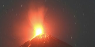 Disminuye actividad eruptiva en dos volcanes de Guatemala