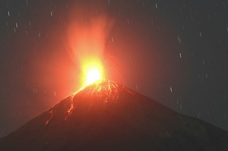 Disminuye actividad eruptiva en dos volcanes de Guatemala
