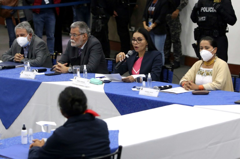 Ecuador hará un recuento parcial de votos