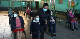 Estudiantes de Guatemala inician ciclo escolar híbrido